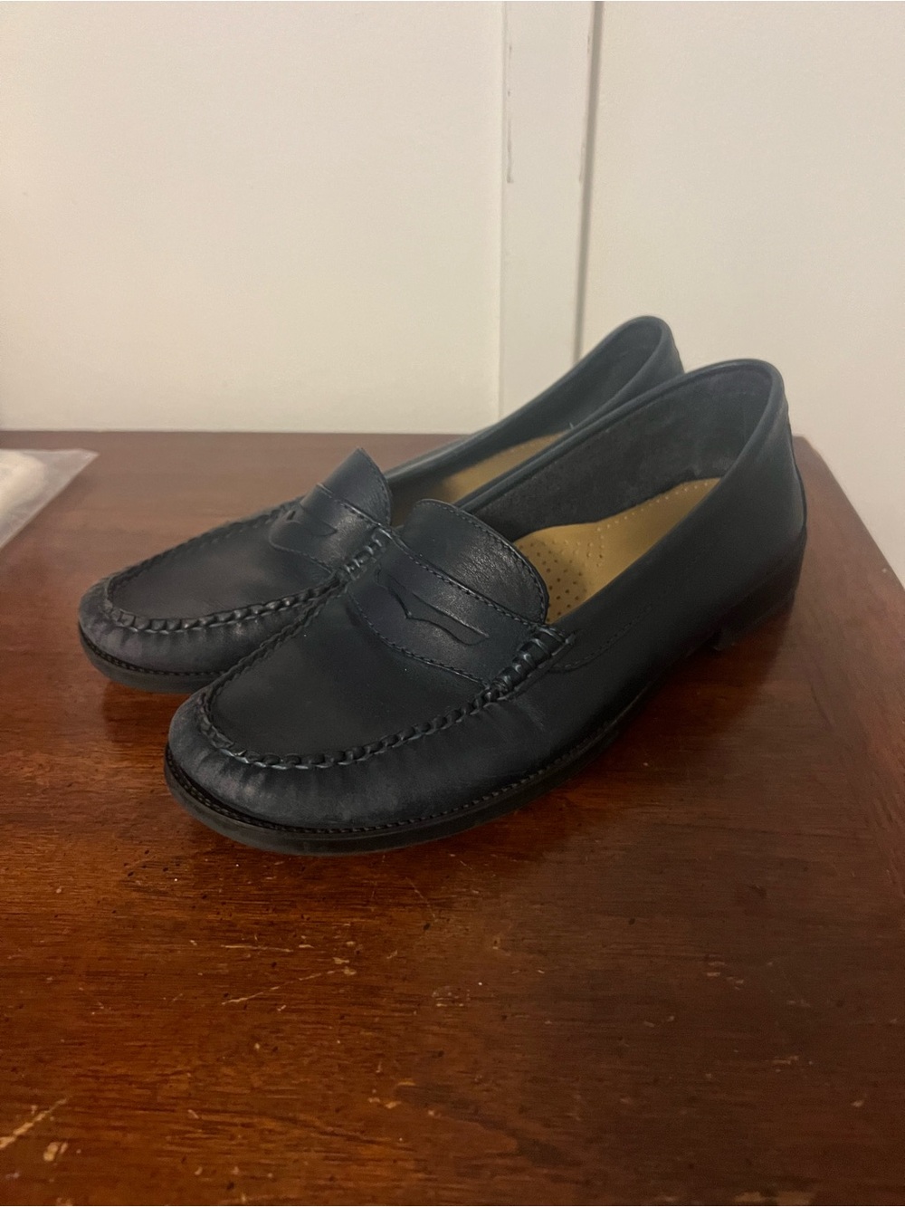 Weejuns Leather Penny Loafers in Dark Blue size 8.5